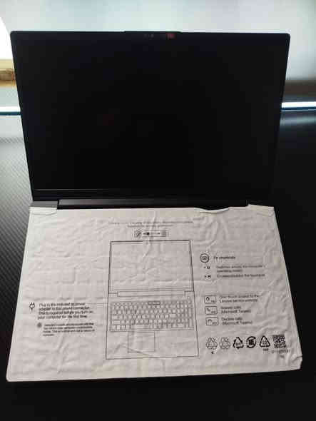 السلام عليكم 
لابتوب Lenovo V15 G4 للبيع الجهاز اوبن بوكس نضافة 100% مشحون مره واحده فقط المواصفات :
المعالج : core i5 13th H 
التخزين : 512GB 
الرام : 8GB 
كرت الشاشه : مدمج 4GB
الشاشه : 15.6 FHD 
الون : اسود 
الشاحنه : 65W
النظام : انصب اي نظام انته تريده 
السعر : 570.000 وبي مجال للطيبين أن شاء الله 
المكان : النجف \ كوفه
يوجد توصيل محافظات
.
