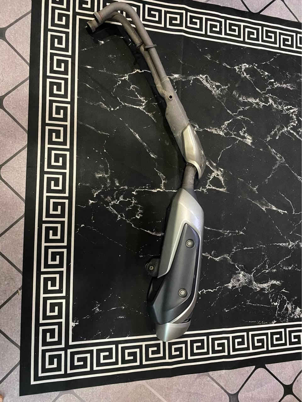 السلام عليكم كفر 530 عدد 2 موديل 2014 
التخم الأسود كامل والتخم الأزرق بي نقص قطعة والصالنصة جديدة أبيعهن شلع مكاني بغداد حي الجامعة للاستفسار *********** بغداد, العراق
