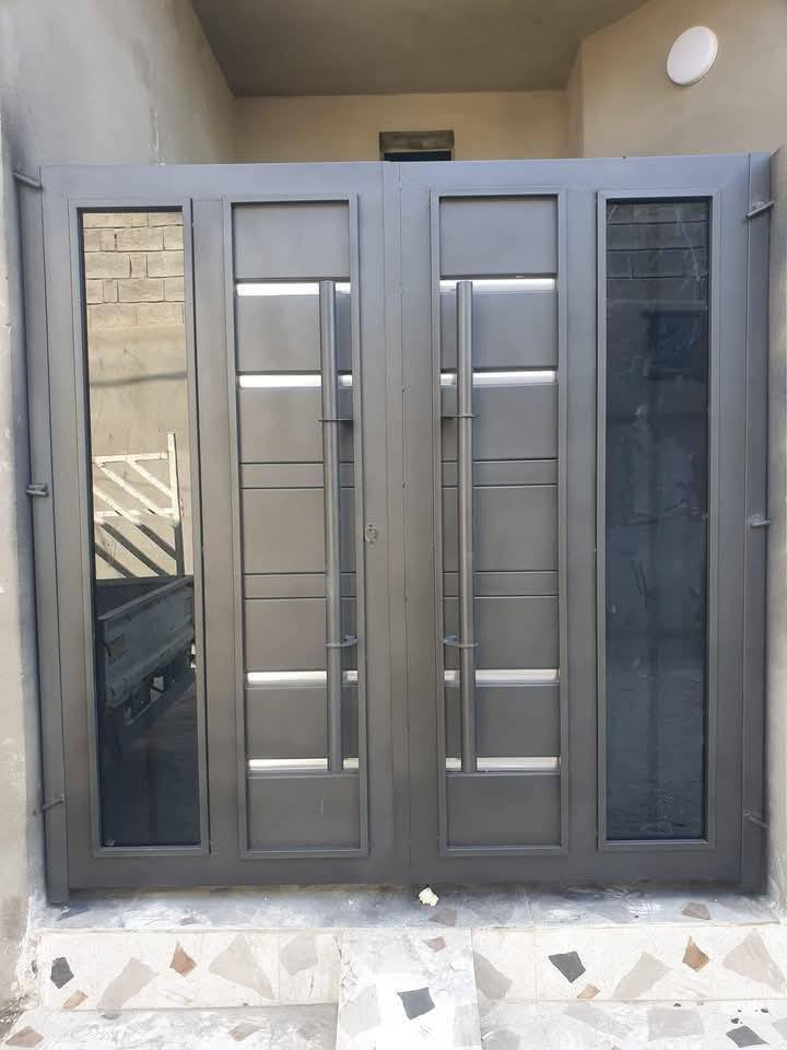 بسم الله الرحمن الرحيم السلام عليكم توجد لدا حداده ايليان عمل بوب وشبابيك +بوب خارجيه+سقايف +كرفانات متحركه وثابته ومناير جامع وب انسب الاسعار التصال على رقم ***********
