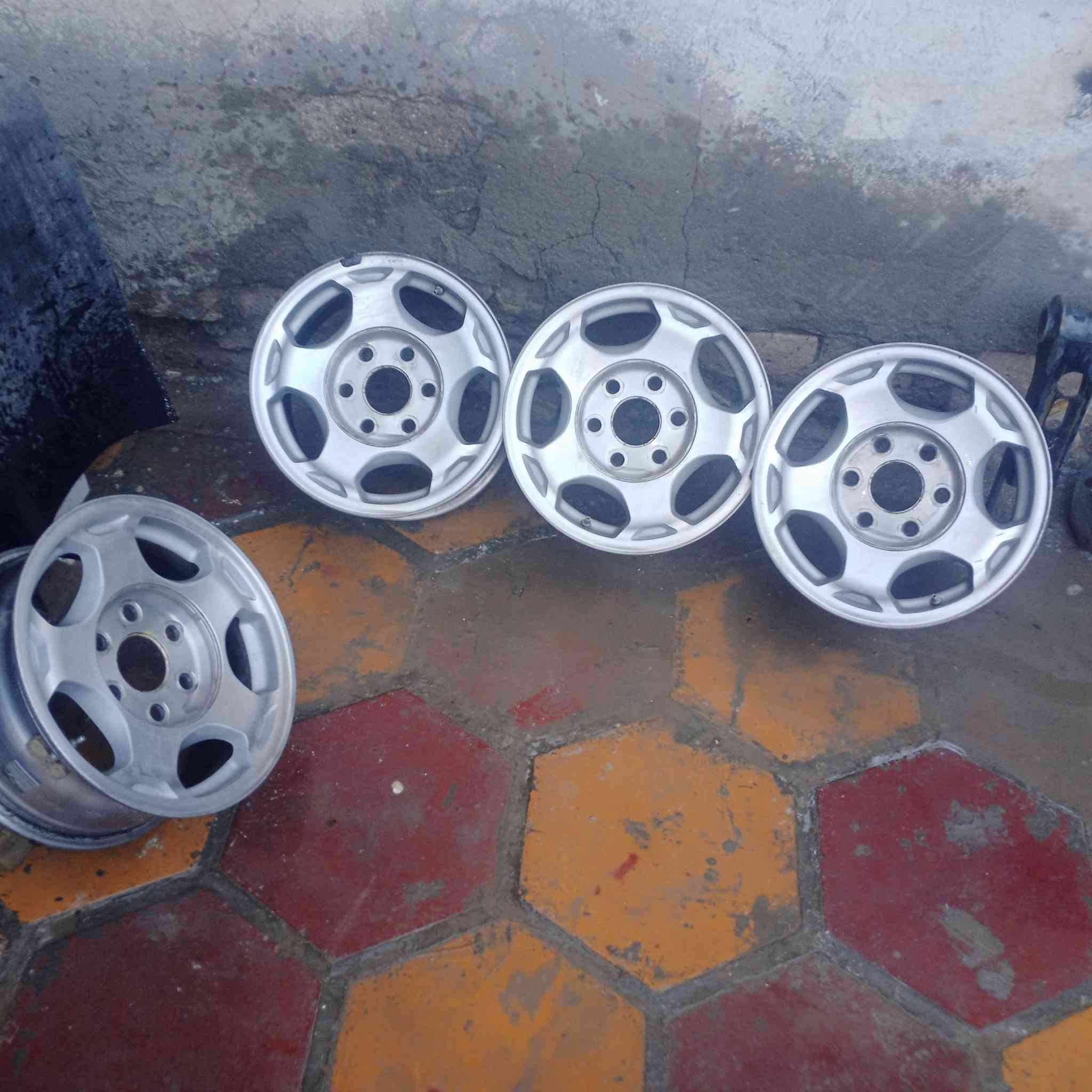 السلام عليكم ويلات عدد 4+كبات  عدد 4
حجم 16
حساسات كامله 
سعر 3ورقات 
مكاني البصره القرنه 
رقم الهاتف ***********
