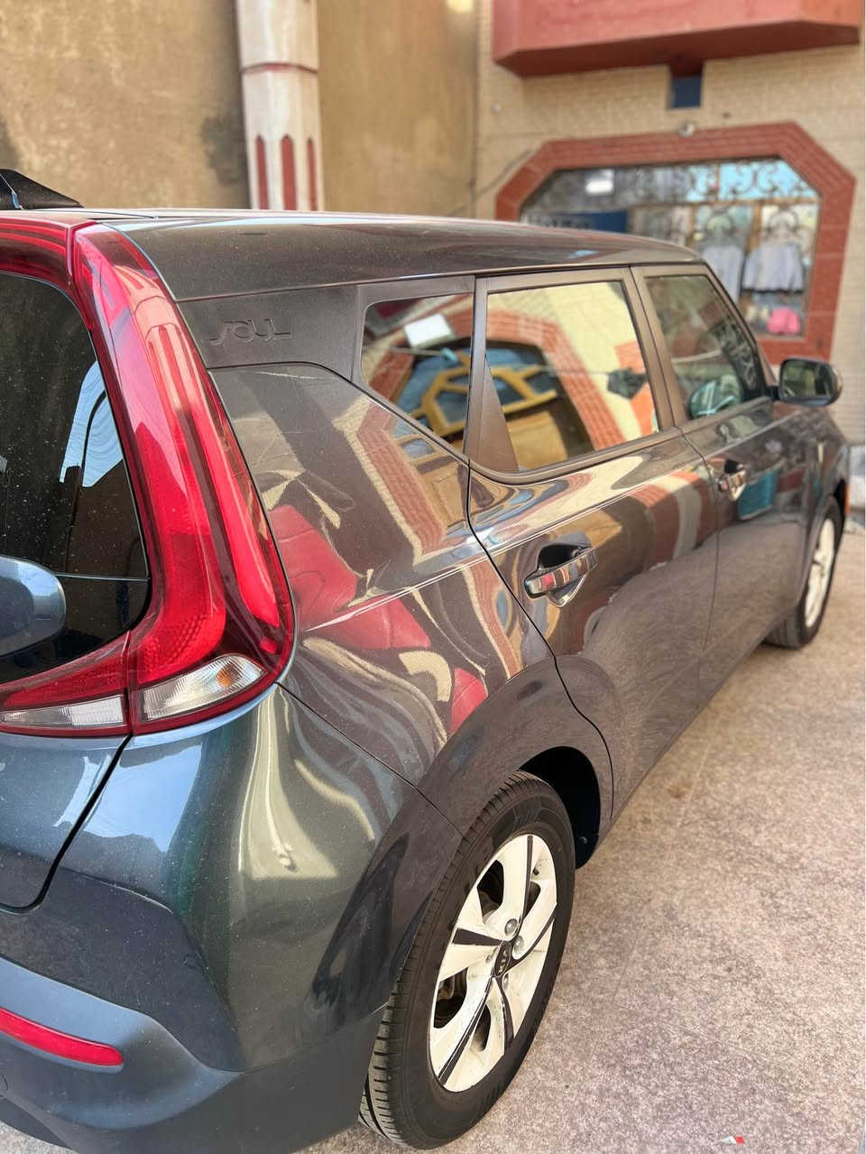 سلام وعليكم كيا صول مديل 2021 رقم اربيل الجديد تحويل او وكاله  ماشيه 88 الف mi سياره نيضفه استخدام بنيه تخم تاير حداده لايت زنون تبريد ثلج حداده جديده محرك كير تمام حادثها وفحص. مالتها بالمنشور بدون ايرباك السعر 140 ورقه الاستفسار اتصل *********** البصرة, العراق
