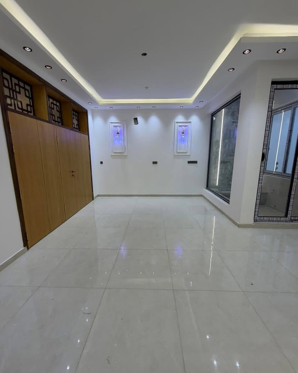 #دار_للبيع_طابو_زراعي 👇👇#استلام_مباشر
#الموقع // #حله_نادر_الثانيه_حي_الزيتون_الجديد

 #طابقين_بناء_حديث_درجه_اولى

#متوفر_كافه_الخدمات✅ ماء مجاري كهرباء تبليط عرض الشارع 10م اناره ليلية تحويل مباشر

#المساحه // 200 م واجهة 10 م ❌ نزال 20 م

#السعر // خاص

#التفاصيل ( استقبال + مطبخ حار وبارد + هول 

+ غرف نوم عدد 4 + مجمع صحيات عدد 3

+ منور عدد 2 + كراج سيارة )

——————————

للاستفسار اكثر مراسلة الصفحة او الاتصال 

 #علاء_الغرباوي  📞 ***********

او مراجعه المكتب 🏠#مكتب_روعة_اللقاء_للعقار 🏠

               🏗️ #مــوقع_المكتب🏗️

{ بابل/ حله نادر الاولى شارع الخدمي قرب سكله صدام }
