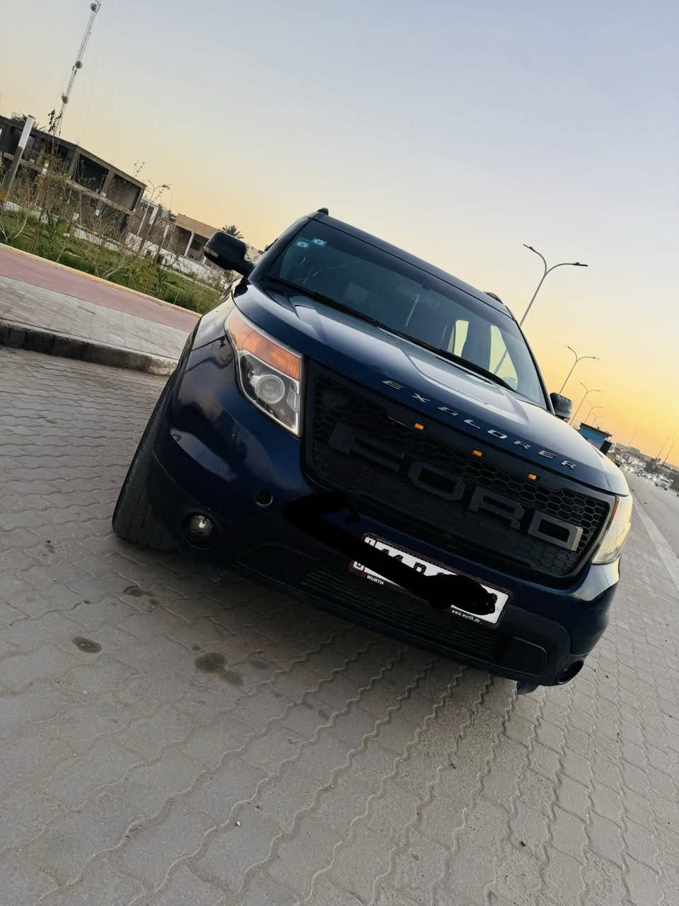 السلام عليكم
فورد اكسبلور 2012 وارد امريكي
حادث خشم جاملغ بارد وبدايه البنيد عكس السايق
 وباب راكب بارد وبارد باب الصندوق بسيط فقط
 محرك وكير وتبريد جاهزات
 V6/3500 
بانزين عادي
7 راكب تبريد 3 قطع
ويل 20 كروم
لايت عدسه زينون
كشنات كهرباء
نحكم ستيرن جهتين
ستيرن هيتر مرايات كهربائيه
شاشه اندرويد وكار بلي و ويز
كاميرات شارع داش كام امامي خلفي تسجيل حوادث بك
لايت لد
رقم بغداد مميز الجديد هزه ورقم وتحويل كله جديد
عطر امامي ضوئيه مال f150
تخم تاير جديد
سعرها 132 وبيها مجال للشراي 
العنوان البصره
رقم الهاتف ***********
