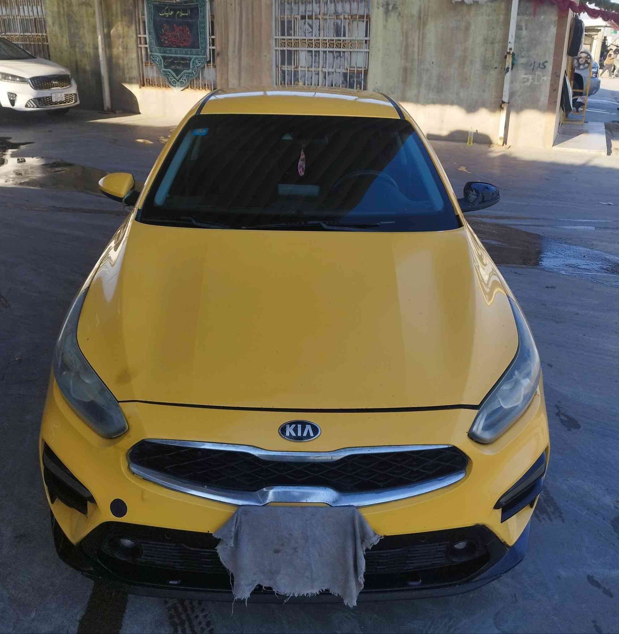 فورتي 19 وارد امريكي مكينة 2000
رقم بغداد بسمي حادثها جامله وبنيد بدون دواخل مكاني الديوانيه
السعر 125 بيها مجال  

تليفون  ***********
