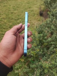 آيفون 13 • ١٢٨ جيجا • خدوش شاشة