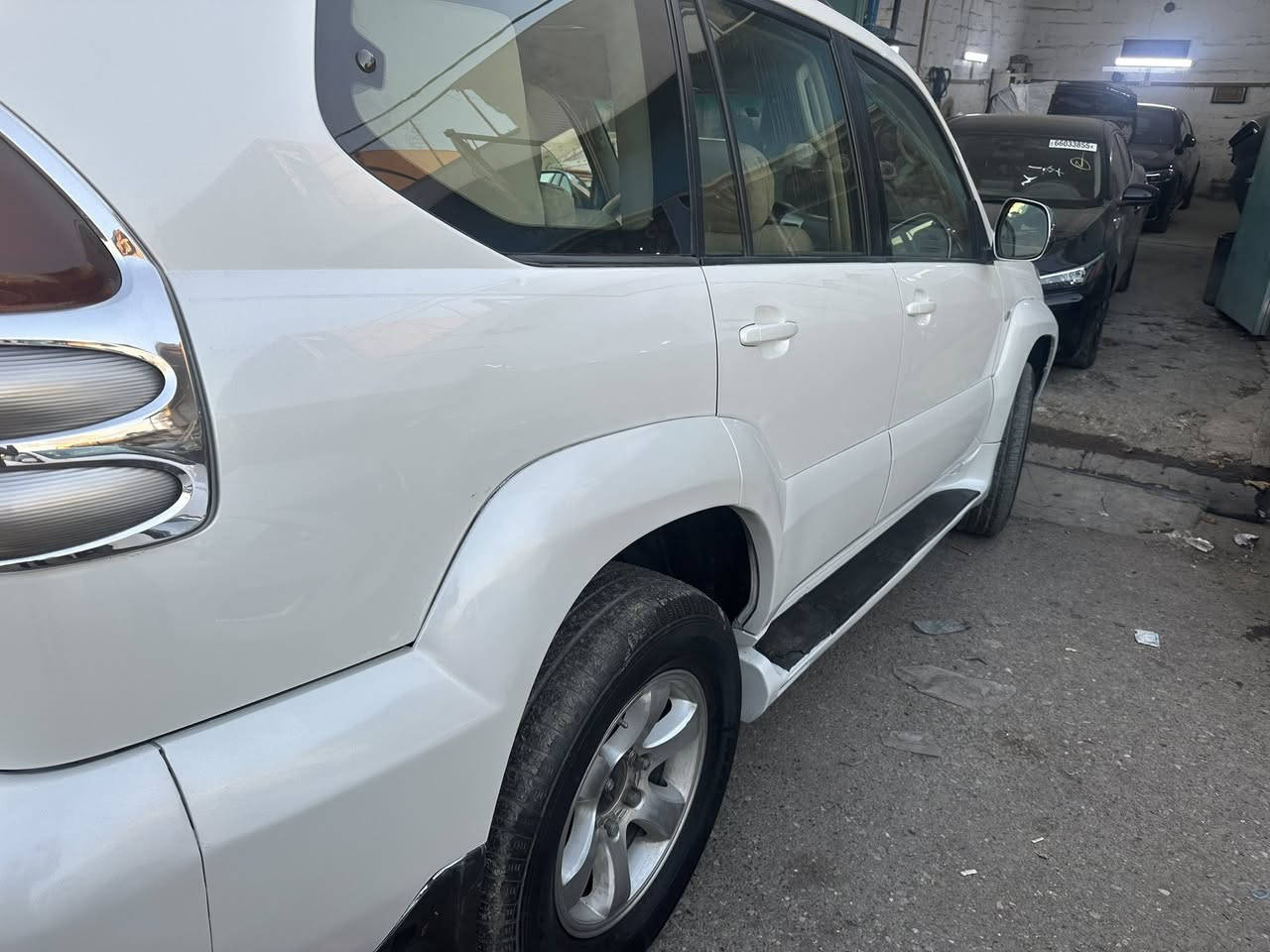 برادو ٢٠٠٧ فئةvx محرك مفتوح بس الفوك بيها ربع بنيد مع جاملغ الأيسر سعرها ١٥٠ ورقه وبي مجال ***********.  ***********
