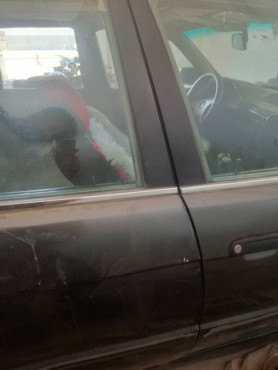 BMW1990
مەکینە 525 فەل
گێڕ تۆ ماتیک 
رەقم جنووب
20 گڵاو مەجالێکی کەم
ژ.م***********
