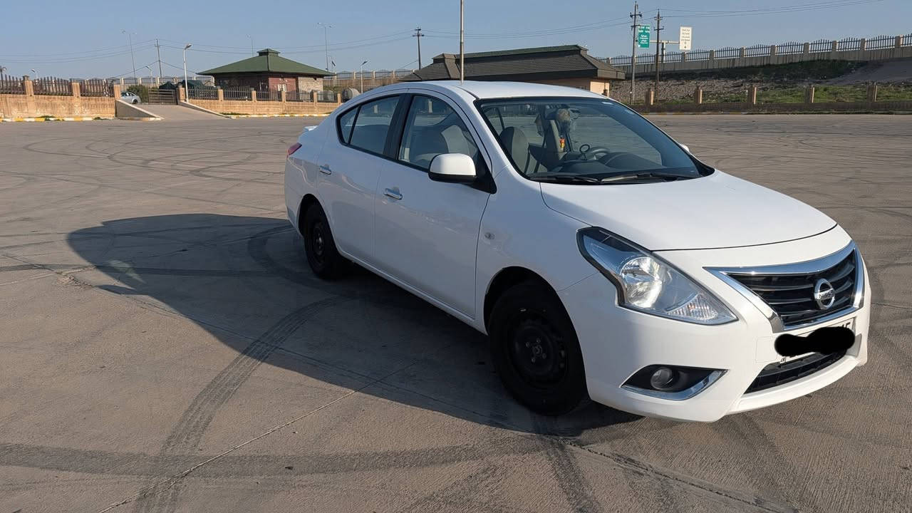 نيسان صني 2020 هندي.
محرك 1.5 ماشي 82 كيلو
بدون بارد او صبخ. 
فقط بيها شخطة من طرف السكن. 

السعر 112 و بيها مجال. 
مكان السيارة كركوك 
***********
