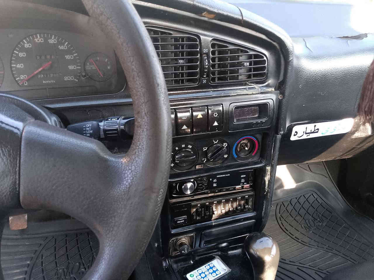 سلام عليكم لانتره دمعه البيع موديل 94 سيارة كاملة محرك لاتبخير ولا تنقص صدر جديد  كهربيات كلهه شغاله رقم ديالى سعر 22 وبيه مجال مكان ديالى على طريق دلي عباس اتصال على هاذا الرقم ***********
