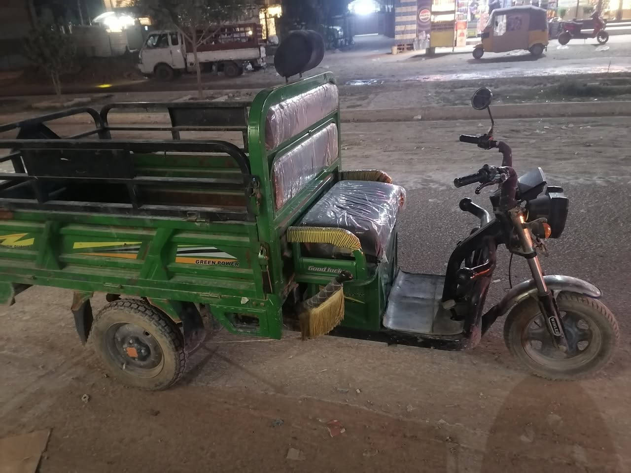 ستوتة شحن للبيع 
العنوان بغداد ابو غريب 
اي نقص مابيه ستوتة مال بيت سعرهه 975 الف
للاستفسار 
التواصل على الرقم ***********
