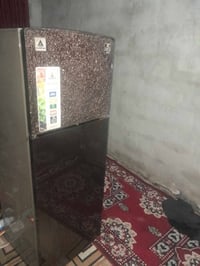 ثلاجة فول تجميد حيل نضيفه جديدة شركة السعر ١٢٥ مكاني الحسينية القمانيا...