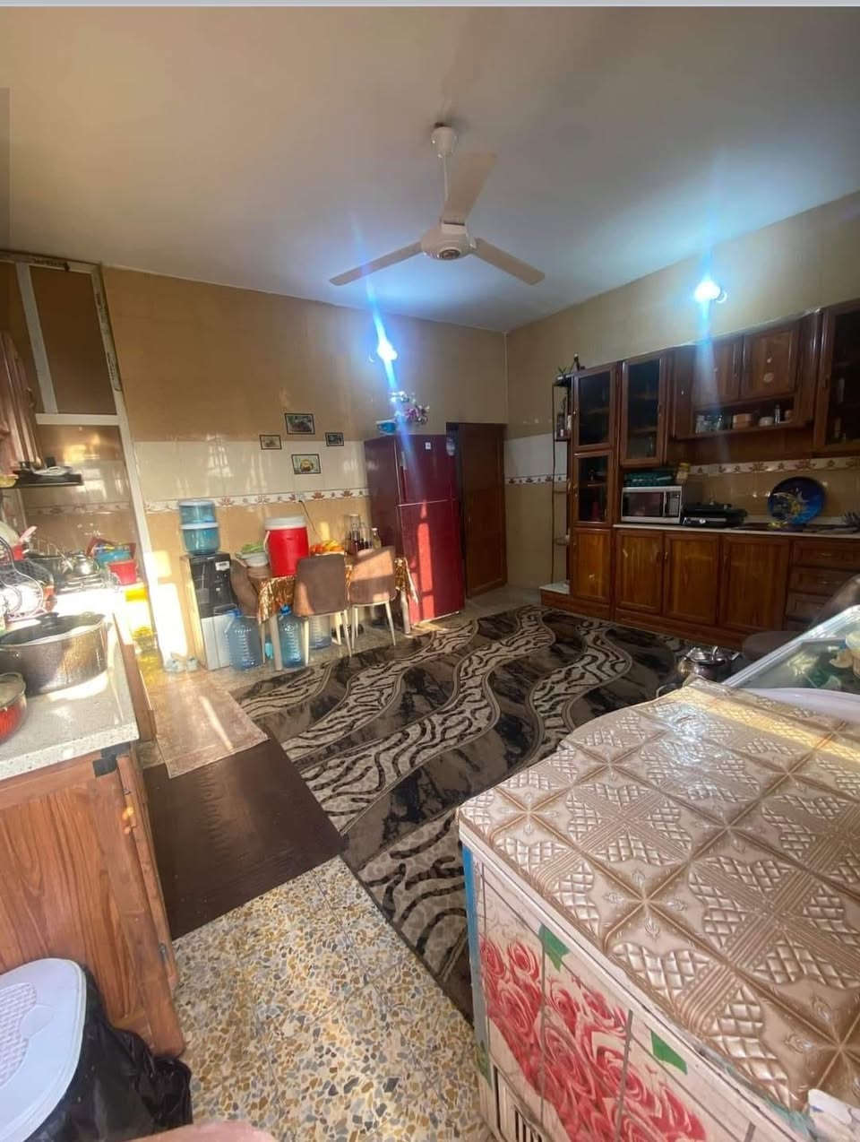 دار 🏠 تجاري  للبيع  حولي زهور نصب على شارع
مساحه /171. قرب قسم تربيه تكريت 
واجه 9
نزال 19
5 غرف نوم 🛌
الاستفسار اتصل على 
***********
