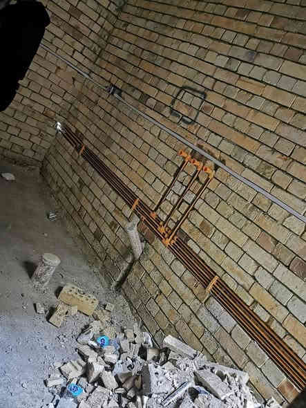 مستعدون تأسيس انابيب الماء والمجاري *********** ***********
