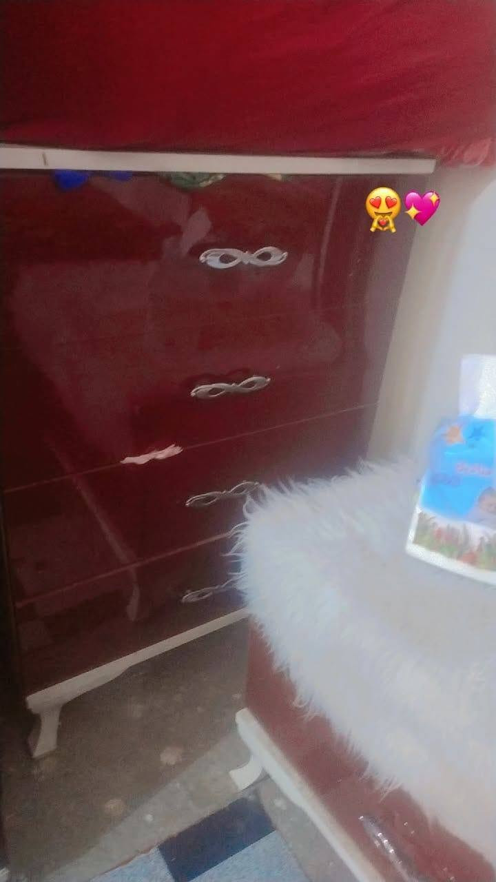 سلام عليكم غرفه نوم تركي درجه اولى للبيع 7قطع وسعرها مناسب جميع الإستفسارات ***********
‏‪***********‬‏

