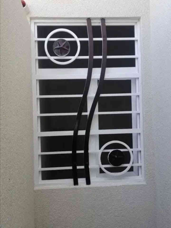 سلام عليكم صباغ متفرغ للعمل طلس وصبغ الديكورات الداخليه والخارجيه والوجهيات والبواب والشبابيك***********
