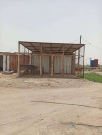 محل للايجار • قرب المعلق • ماء كهرباء