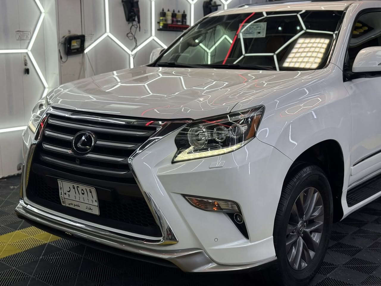 لكزز برادو 2014 خليجي فول مواصفات 
بريم اصل رادار امامي ونقطة عمياء
فول الفول
كشنات تدفئة تبريد
لايتات زنون متحرك
مكينه 8 سلندر 4600
كشنات كهرباء
جكات
ستيرن كهرباء
5 كامرات
كراسي خلفية كهرباء
مري قلابة
مري شفط
تشغيل عن بعد
شاشات خلفية
ميموري خزن وضعيات الكشن
السيارة اعلى فئة مواصفات 
محرك وكير على وضع الشركة
بدون نقص ابد 
السعر مناسب للبيع 
285
بيها صبغ بسيط بالجاملغ الامامي ابد ممبين 
وشويه بالباب بدون دواخل 
***********
