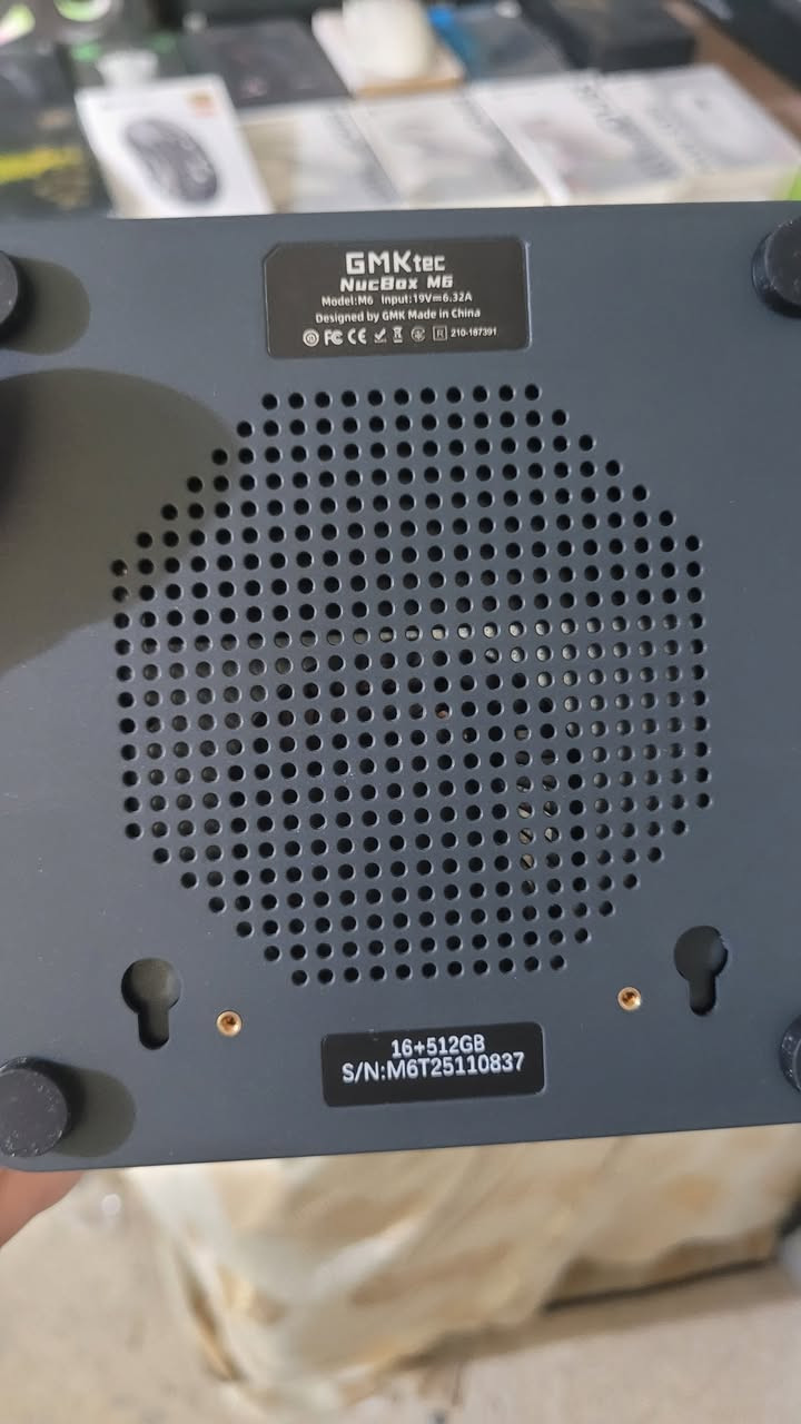 السلام عليكم
كومبو Mini PC ماركة GMKtec NucBox M6 وشاشة محمولة 4K لمس ماركة Intehill 

مواصفات ال Mini PC :

معالج Ryzen 5 6600H

شريحة رسومية Radeon 660M 

رام 16GB DDR5 

ذاكرة 512GB M.2 2280 NVMe PCIe 

وايفاي 6

بلوتوث 5.2

منفذين لان 2.5G

منفذ DisplayPort 1.4

منفذ HDMI 2.0

منفذ USB4 Type-C

3 منافذ USB 3.2 Gen2 

منفذ USB 2.0

امكانية تشغيل 3 شاشات 4K بنفس الوقت

سعر الكومبو 650 الف للحجز والاستفسار يرجى المراسلة عالماسنجر او الواتساب ***********
