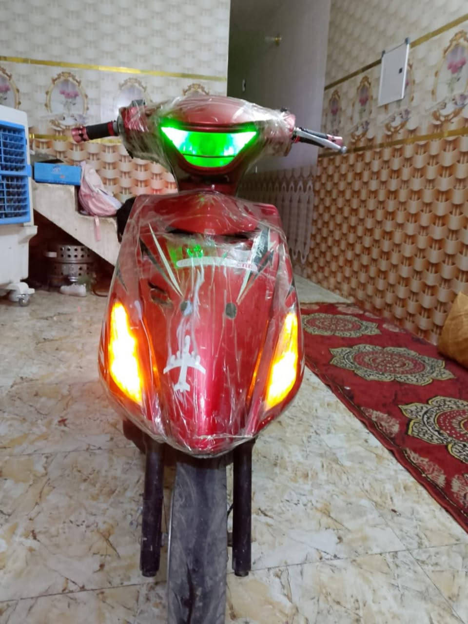 دراجه حلوه ونضيفه كامله من كلشي
بيه تبخير شويه.. مستحقه
المكان بغداد الشعب 
الاتصال على الرقم ***********
