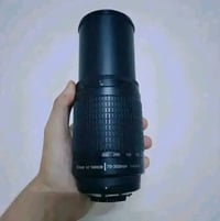عدسة نيكون 70-300 • زوم رياضي • للبيع
