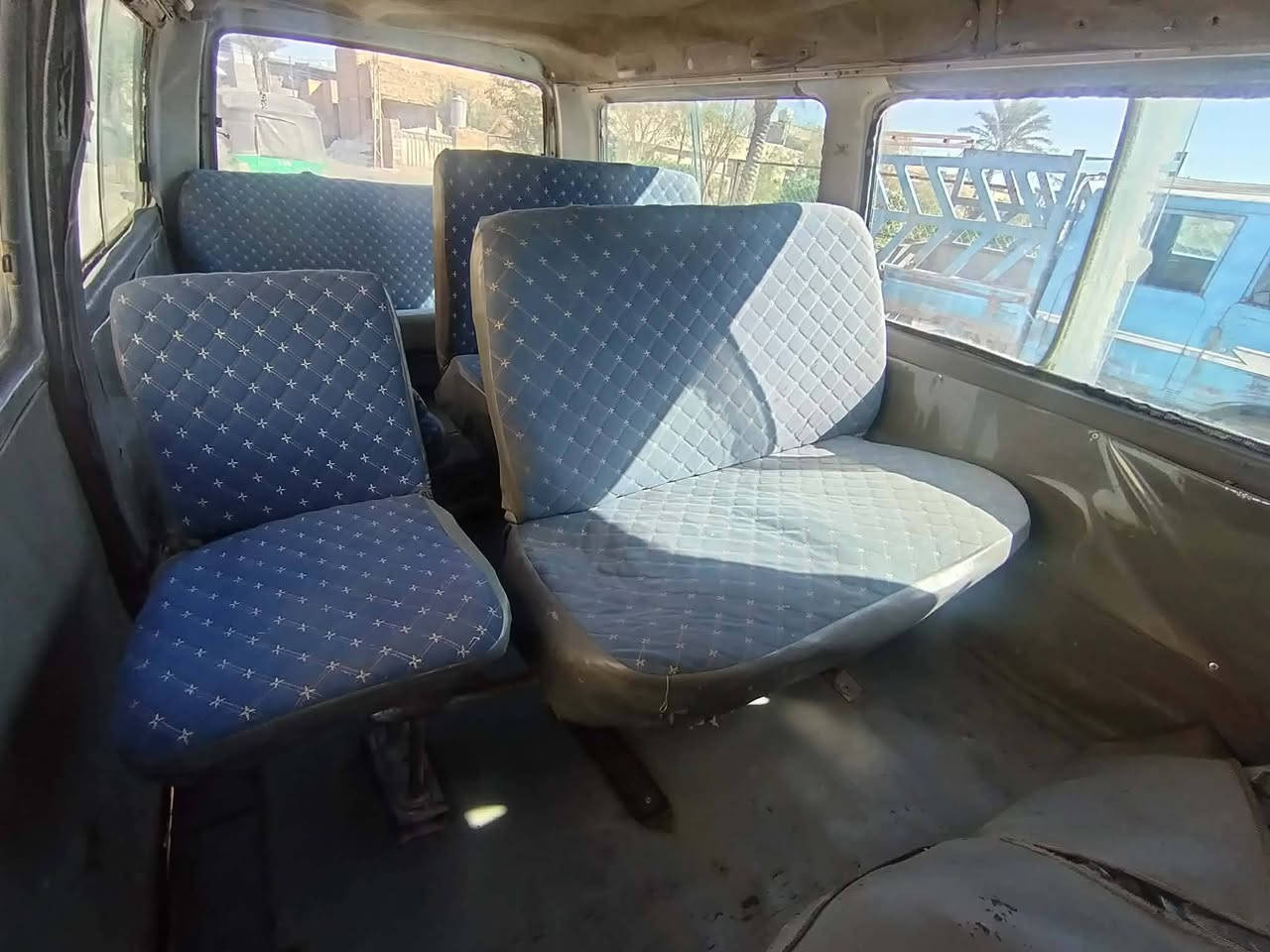 كيا بستا ٩٤ مستعجل على بيعتها مصفرة هيئة وغرامات تحويل مباشر بدون وكالة مكينة بيها خيط بخار والله صار ٥ ايام افتر بيها وما حاطلها گاز بور مي اكسل خير من الله گير بس ثالث مرات يجي ومرات ما يجي اني ما اعرف بيهن يكولون المشكلة بالقمجي تجاري باقي النمر فول ما يفلت ولا نمرة شواصيها ما معمرات ومصورهن بس الشواصي الورة  مبلش بيهن خياس من طارف الشاصي الاخير ورة التاير الكداميات جدد  گشرها شوفت عينك بلادية بس الصفحة الطويلة  السعر ٢١  وبيها مجال بسيط كلش بس حگ الجية
*********** اتصال او واتساب  ثنينهم  متوفرات
