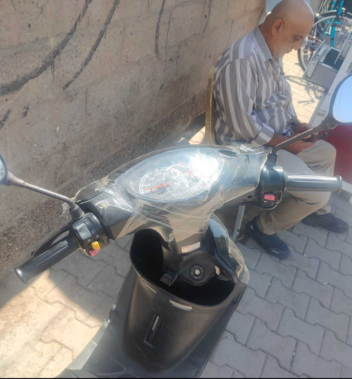 دراجه عصفورا ياباني فحل350 وبي مجال للاسثفسار اتصال على الرقم(***********)
