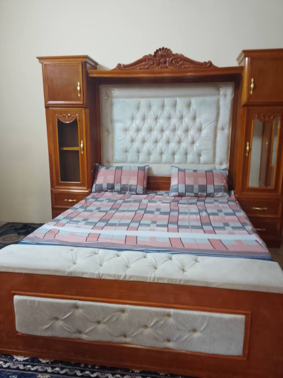 السلام عليكم غرفه صاج تزكام عراقي تفصال ونظيفه واستخدام قليل الكنتور والميز والجربايه تاج من فوك  ودوشمه جديده والسعر مليون وربع مكان بغداد التاجي ***********بي واتساب
