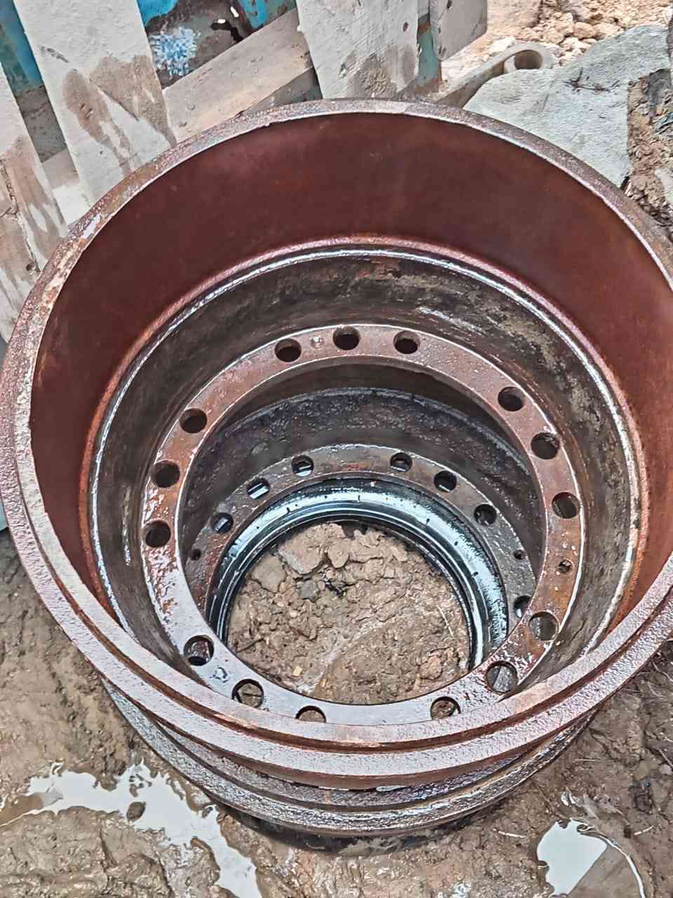 السلام عليكم للبيع طوس حجم ١٧ اثنين وبرماغ الماني مال أمامي وتانكي كاز ياخذ ٤٠٠لتر هووالقبق مالته وشكلات مال مقدم وبراغي مال سلاتات وويل قطع ومقدم مال تاته الاستفسار اكثر الاتصال على الرقم *********** رجاء المايعجبه المنشر والموشراي لاخابر رجاء رجاء المكان النجف قضاء ابو صخير  منطقة المالحه
