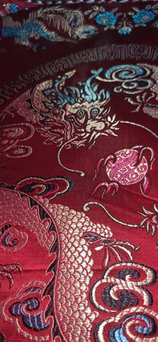 لهواة الأجواء الاسيويه 😎☝️
🐉 كوشنز شينواه تنانين DRAGONS CUSHION 🐉
حاجه كده مميزه و تصميم أسيوي مختلف و مميز و باللون الأحمر
بتصميم للتنانين و طيور الفينكس الاسطوريه ✌️
و مفعمه بألوان قمه في الجمال و اللمعان 
بخامه من الستان الناعمه و المطرزه بالحرير الطبيعي 

من الاصدارات القديمه الاصليه 👌
و بمقاس 44*44 سم تقريبا (سوسته) بورسعيد, مصر


**إذا كنت صاحب هذا الإعلان وتريد حذفه لأي سبب، رجاءا أرسل رسالة إلى الدعم الفني**