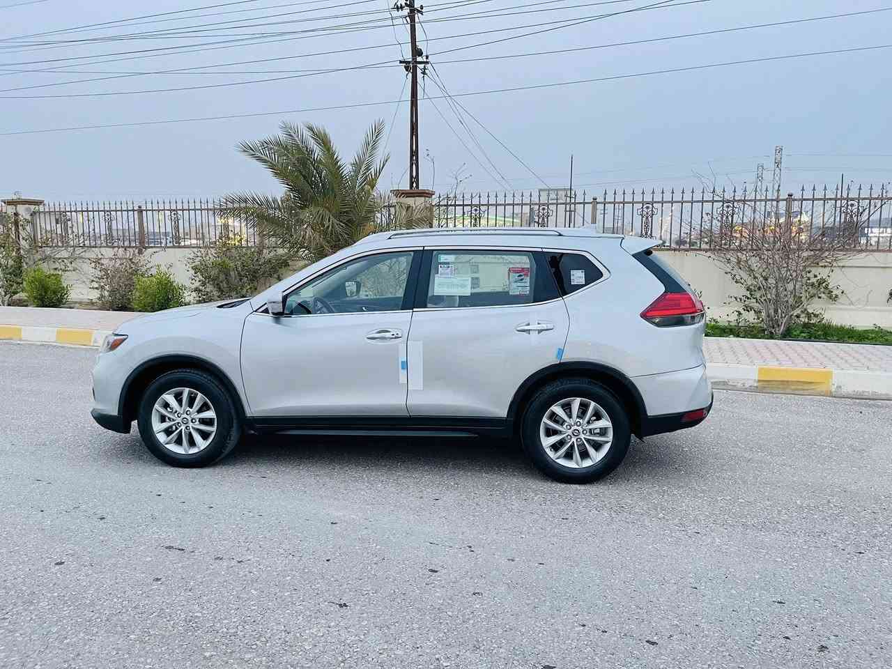 ياالله ..السلام عليكم…
للبيع ...نقد...بسعر 132$ اعتذر عن الاقساط والوعده
نيسان روج 2018 SV امريكي فول عدا الفتحه
لون رصاصي سلڤري(فضي) 
محرك 4 سلندر 2500 دوش المرغوب بدون فتح بدون بخار بدون صوت
كير  اوتوماتيك بدون عيب
ماشيه 100 الف حقيقي 

المواصفات فول عدا الفتحه
بصمه (تشغيل وابواب) وتشغيل عن بعد
كشن كهرباء
صندوق كهربائي
كشنات هيترات تدفئه
تبريد قطعتين ثلج ومناخين منفصل
نظام ايكو وسبورت
تحكم ستيرن فول
كروس سرعه
رادارات جانبيه 
شاشه كار بلي وكامره دواره
بك لايت ليد
بلوجكترات 
ويل كب  18 وتخم تاير جديد شاده
سبيرها شرط منازل

السياره مسويلها ادامه كامله بدون اي نقص جاهزه من كلشي الحمدالله حتى السرفس طافي بشرط

🔺السياره ضرر امريكا بارد بسيط بلجاملغ الامامي موضح بلصوره فقط شرط الفحص والسونار
وبيها رش قطعتين ونص بدون دواخل رقم شاصي وتقرير امريكا مرفق 

رقم 26 صلاح الدين انكليزي الجديد /سنويه بأسمي جديده/هزه جديده صارلها يومين/تحويل ثاني يوم
السعر 132$..وبيها مجال للشراي يعني شوفهاوتدلل 
📍مكان السياره تكريت 
🔎للاستفسار رقمي…. 
***********
