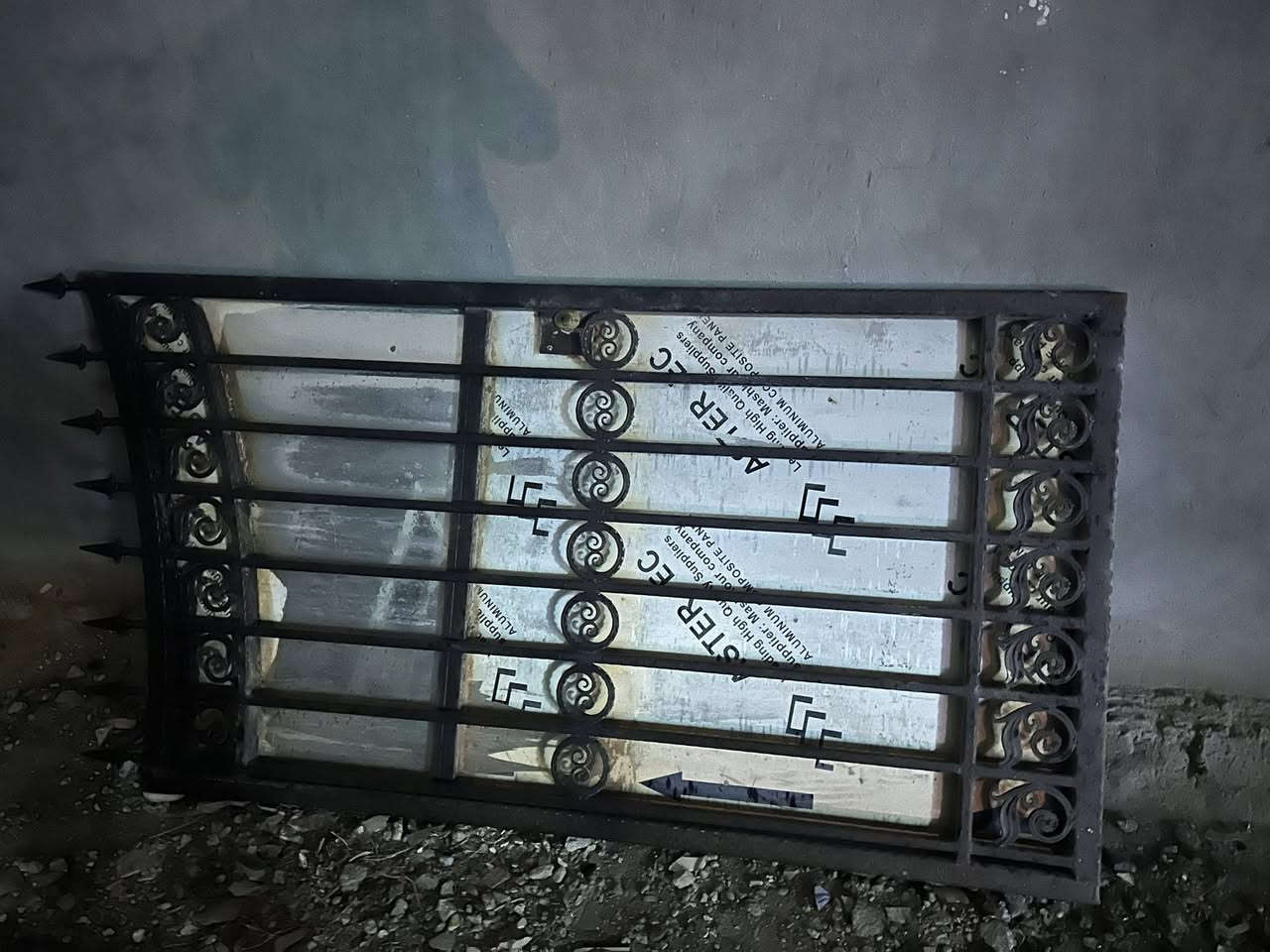 باب مستعمل نظيف للبيع سلايد للاستفسار الاتصال على الرقم
***********
