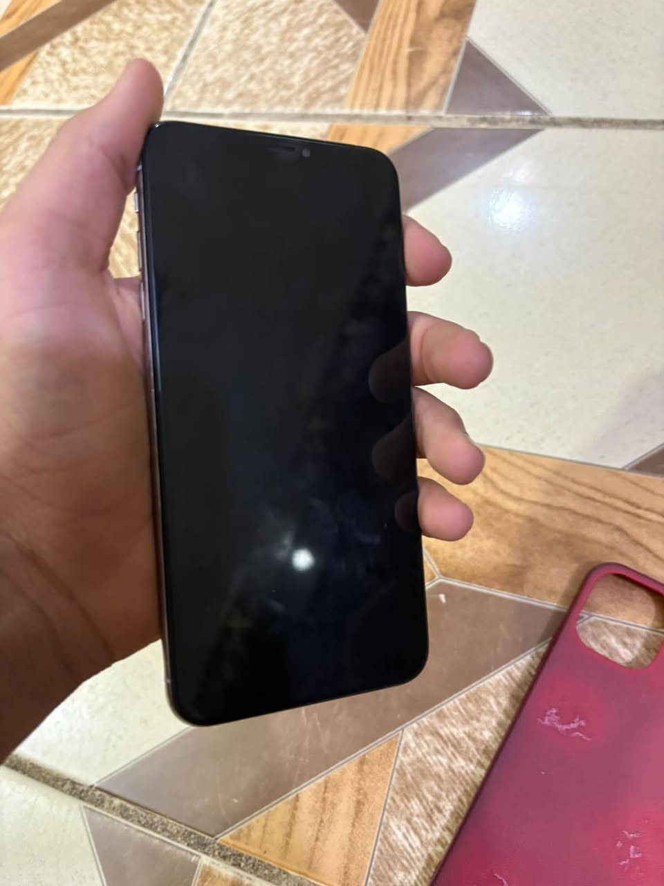 سلام عليكم شباب عندي هاد اتليفون إكس ماكس ابدل بس شاشه اتليفون يخبل الله شاهد عليه كلشي ما اويا الذاكرة 64 السعر 130وبي مجال رقمي*********** مكاني بغداد الحسينيه مال راشديه متواجد واتساب مازنجر
