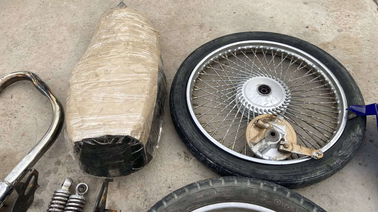 غراض دراجه ايراني كله شغال ونضيف كلمن وسعره اي شي يفيدك تعال خاص


**إذا كنت صاحب هذا الإعلان وتريد حذفه لأي سبب، رجاءا أرسل رسالة إلى الدعم الفني**