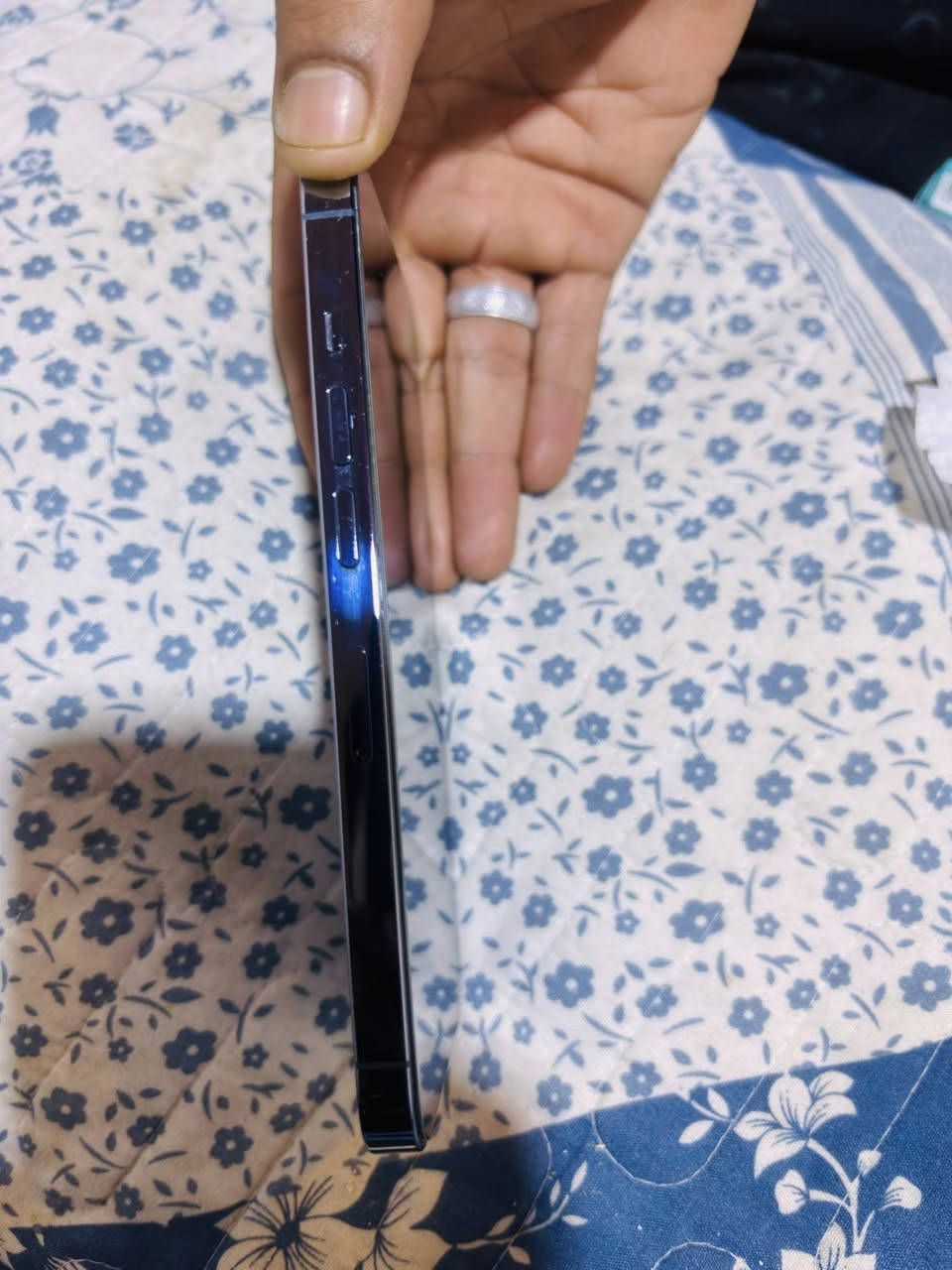 ايفون 13برو فقط  بطاريه 93   جديد  نضيف سعر 625 للاستفسار ***********
