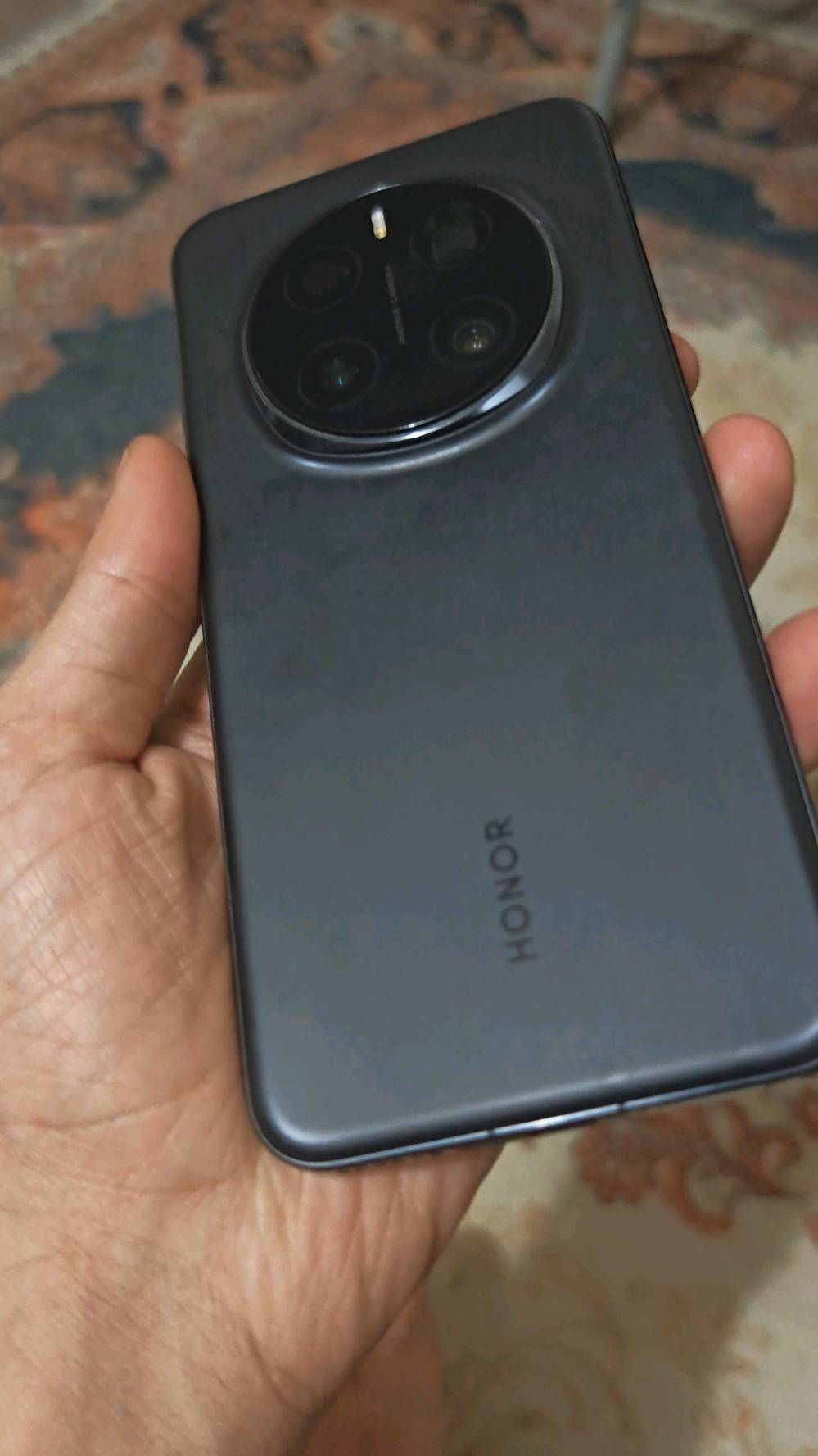 HONOR Magic7 pro
نظافة فول، ملحقات كاملة ، ذاكرة 512/12
السعر 850 الف  قفله 825 الف من الاخير 824 ما يصير  بيع او مراوس بس( s25 ultra) 
مكان بغداد /الدورة ماعندي توصيل اخوان 
***********
الشراي يتصل ع الرقم او واتساب ويتدلل ما متواجد بالفيس
