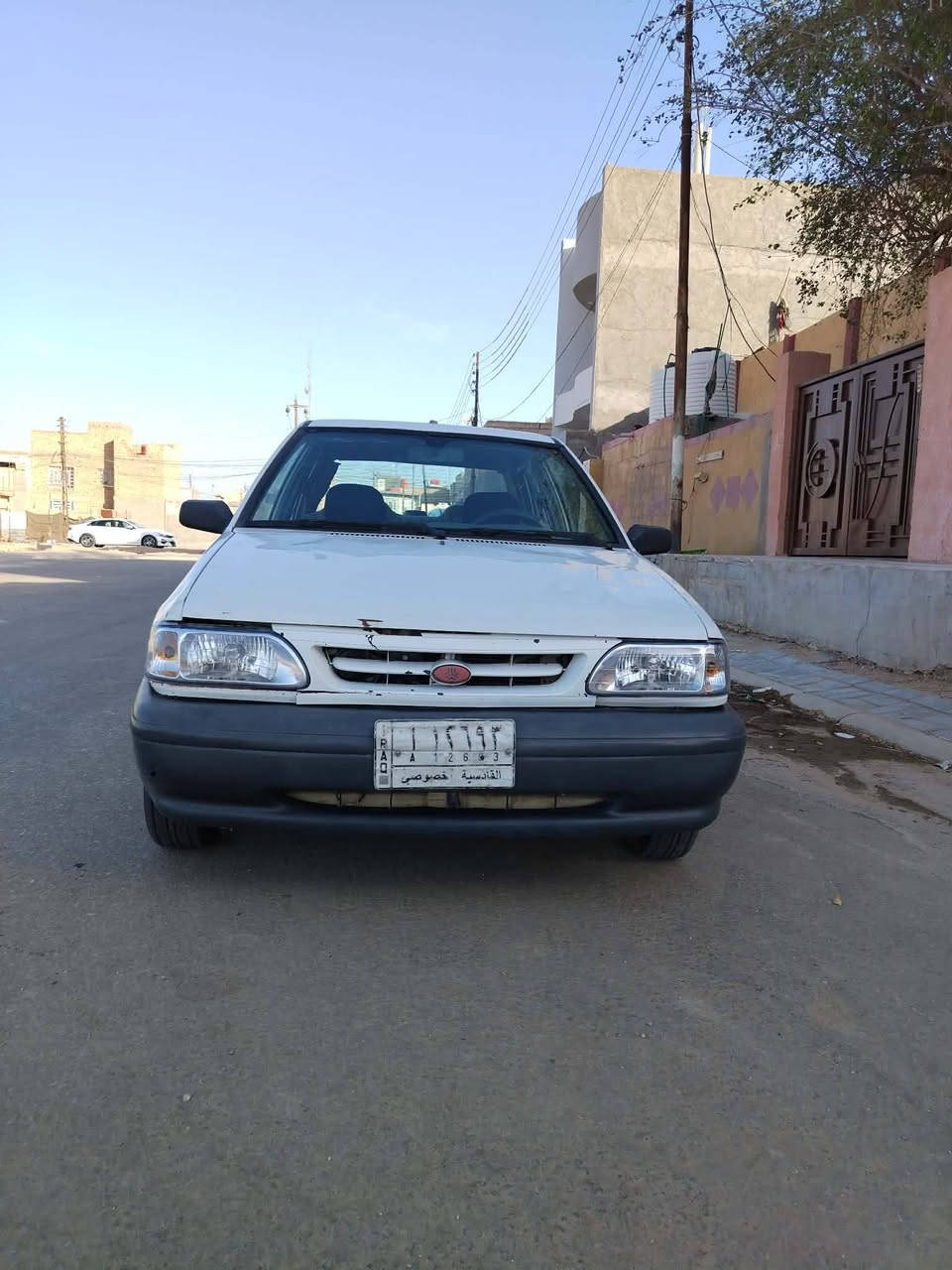 يالله سلام عليكم للبيع مديل 2012 سيارة بلاديه على وضع الشركة شويه صبغ يم بك لايت والباقي مكفول مكينه كير حداديه كهربائية كلها شغاله غرامه ولاربع عليها سيارة جهازه 
السعر 28 وبيها مجال العنوان كربلاء 
للاستفسار اتصل على رقم تلفون  ***********  غير متواجد على النت
