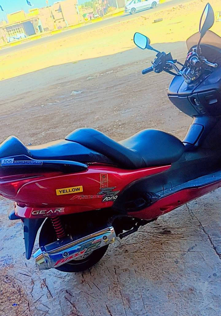 السلام عليكم
Motor Forza 0 8
دراجة فورزا 0 8
 Distinctive red color
لون احمر مميز 
Machine engine 300cc
المكينة محرك 300 سيسي
Zenon lights
منضومة زينون ثلجي
Electrical appliances working
كهربائيات شغالة
 There is no shortage
 لا يوجد اي نقص 
New tire
إطار جديد
There are no problems, the bike is ready 
لا توجد أي مشاكل، الدراجة جاهزة

اخوان الدراجة للبيع السعر تعال وبيك خير وتدلل اوراق اصولي 
العنوان واسط قضاء الصويرة حي الموضفين للبيع وجه لوجه ما عندي توصيل تجي للبيت تاخذهة السعر خاص 
***********
