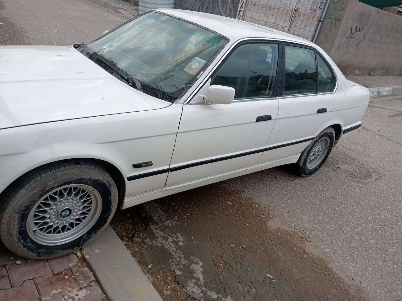 السلام عليكم لبيع بي ام 525 مفتوح كير عادي رقم بغداد سنويه لل27 تخم تاير صدر امامي خلفي جديد سياره جاهزه تبريد ثلج سلايت كشنات كهرباء مكان ديالى السعر 48 وبيه مجال بصيط ***********
