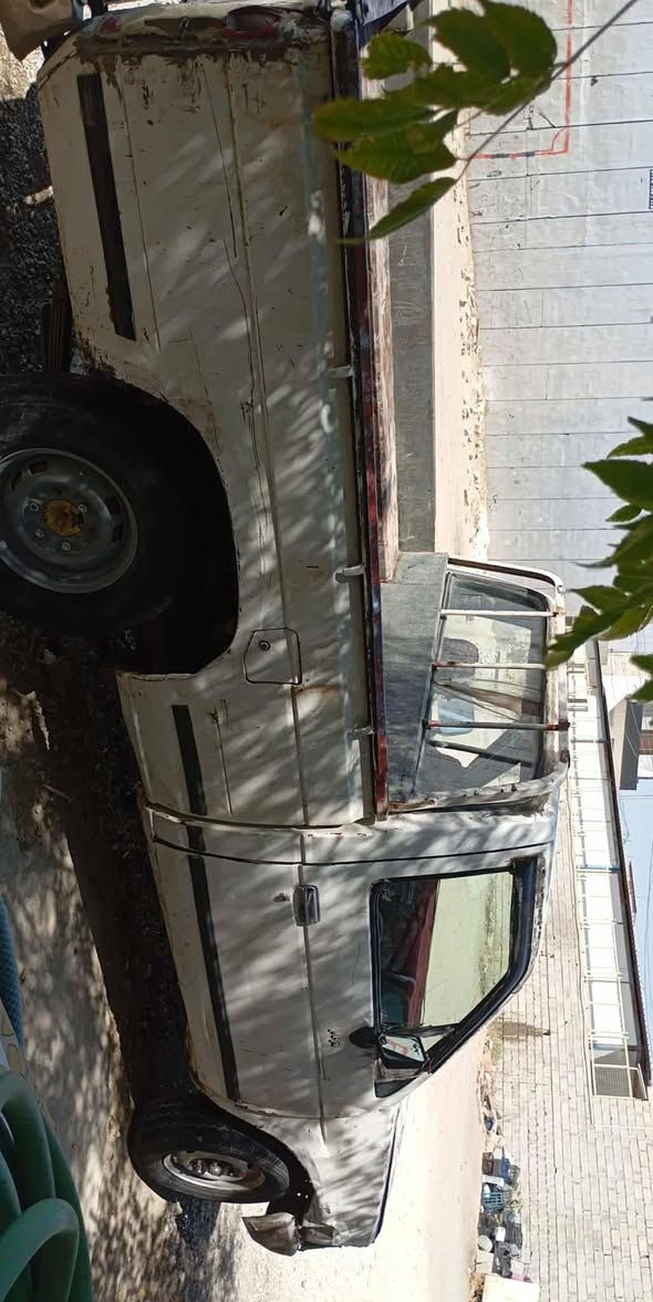 تويوتا بيكاب موديل 90 ئارم بلاستيك سليماني ئارم وئةوليات گيرومةكينةى بةشةرت كارةباى ئيش دةكات جوارتاى  تازة نرخ 15گةلا   ***********.   ***********
