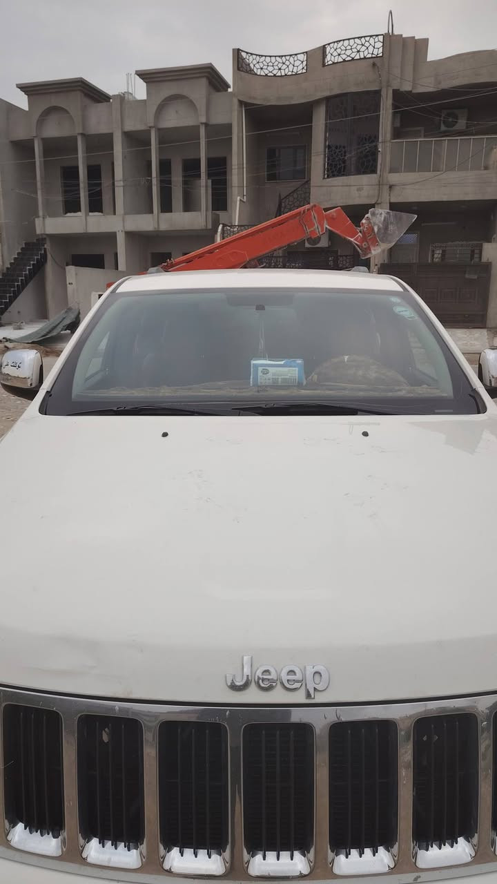 للبع جيب لاريدو موديل ٢٠١١ كلين *********** كركوك  سعره مناسب ١٦٥ بيه مجال
