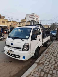 كيا حمل 2700 موديل2018 ماشيه 118 رقم واسط السياره جاهزه نقص بس صدر  ال...