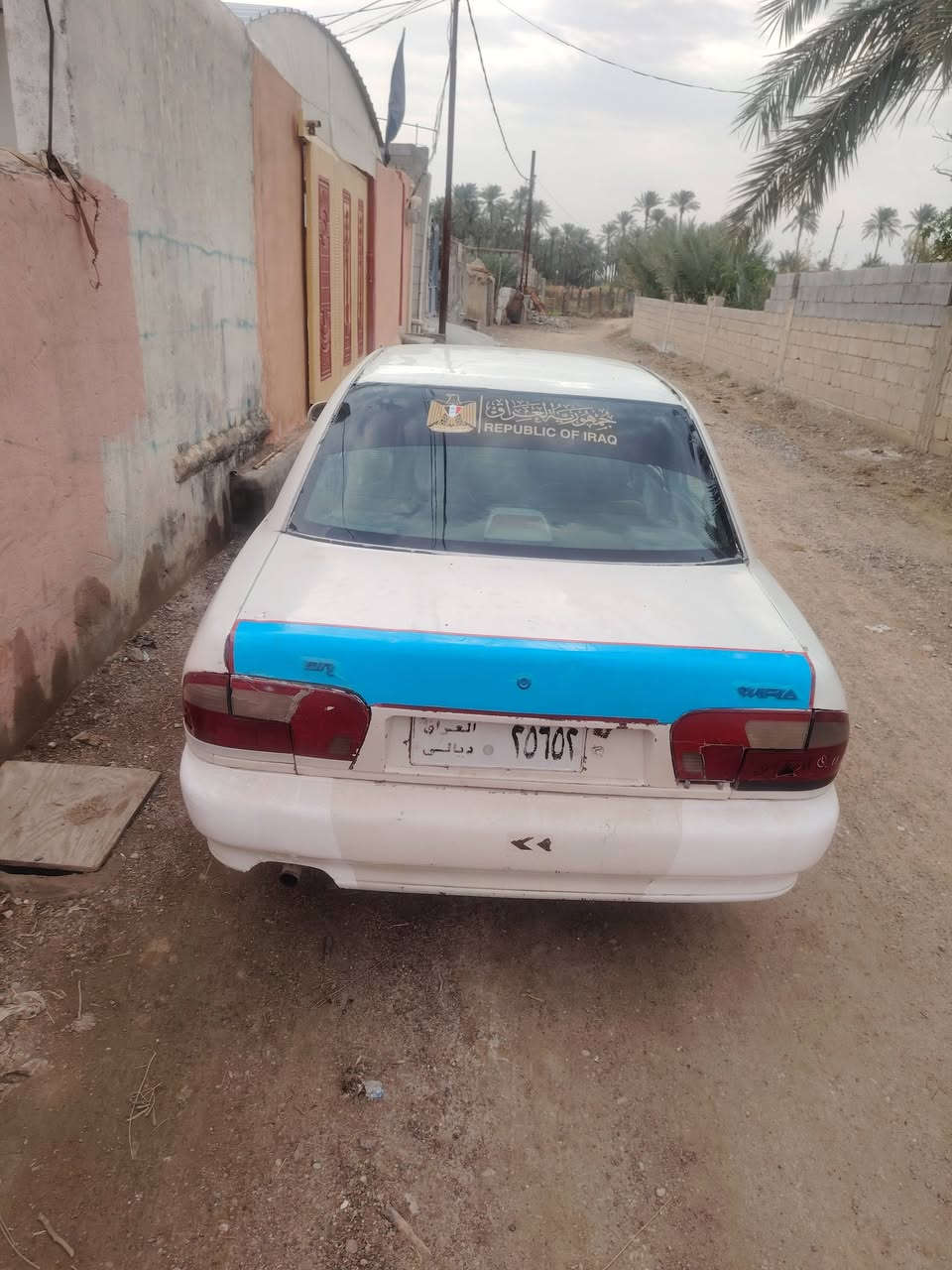 سلام عليكم
براتون ٢٠٠٢ رقم ديالى صدامي سنويه كارتون 
محرك كير صدر مكفولات داخلهه مرتب حلو كلش ما بيهه خياسات
   سعر ١٨ بيهه مجال
رقم /***********
