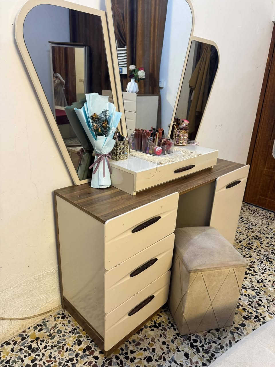 سلام عليكم  غرفه تركيه نظيفه تسع قطع مكان كربلاء اتصال الرقم ***********‬‏
