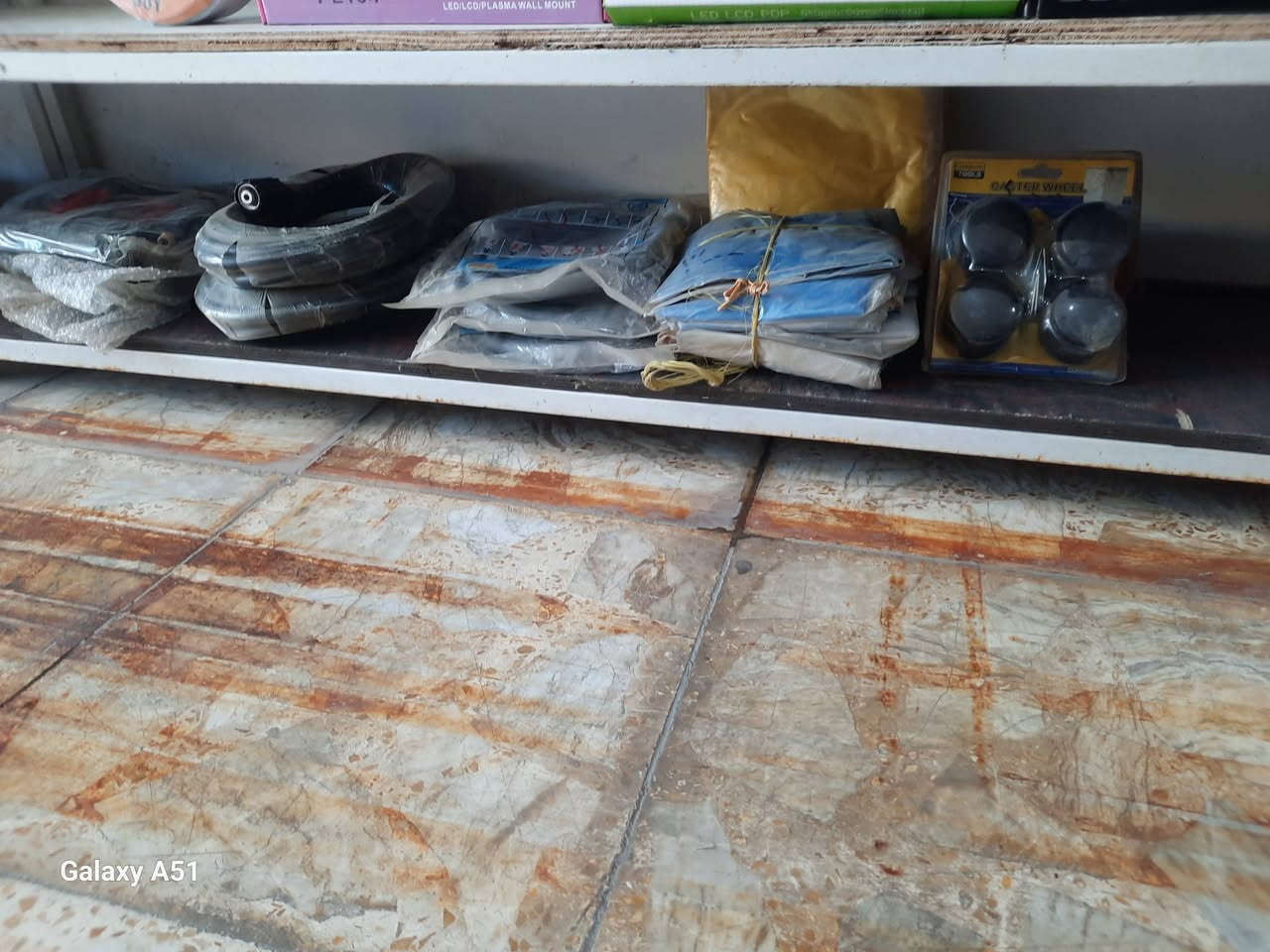 سلام عليكم مواد للبيع كهربائيه متنوعه او انشائيه العنوان بغداد السعر قوائم موجود وأسعار المواد رقم الهاتف ***********
