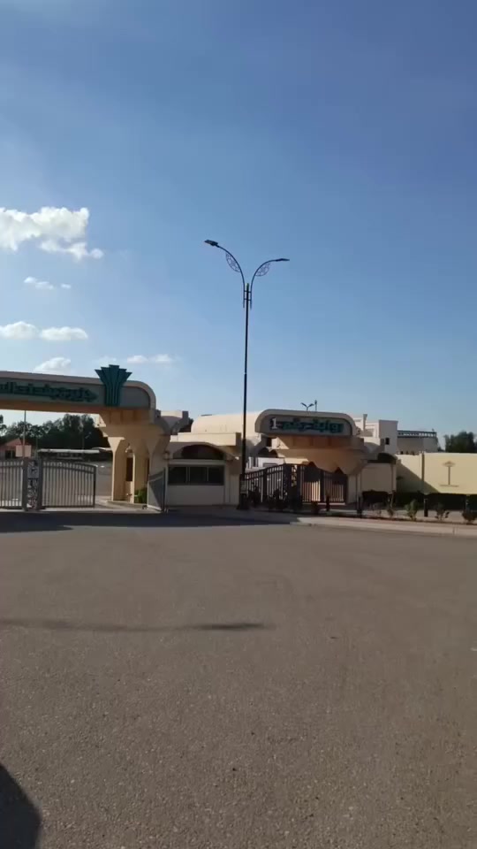 السلام عليكم عندي سيارة سايبه 2012 بعده جديده و طگة صبغ ما بيهه اريد مراوس بسيارة سني او اكسنت
و هذا رقمي ***********
