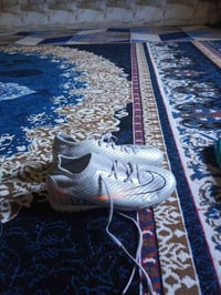 حذاء رياضي • دريس وشورت • مقاسات ٣٥-٤٠