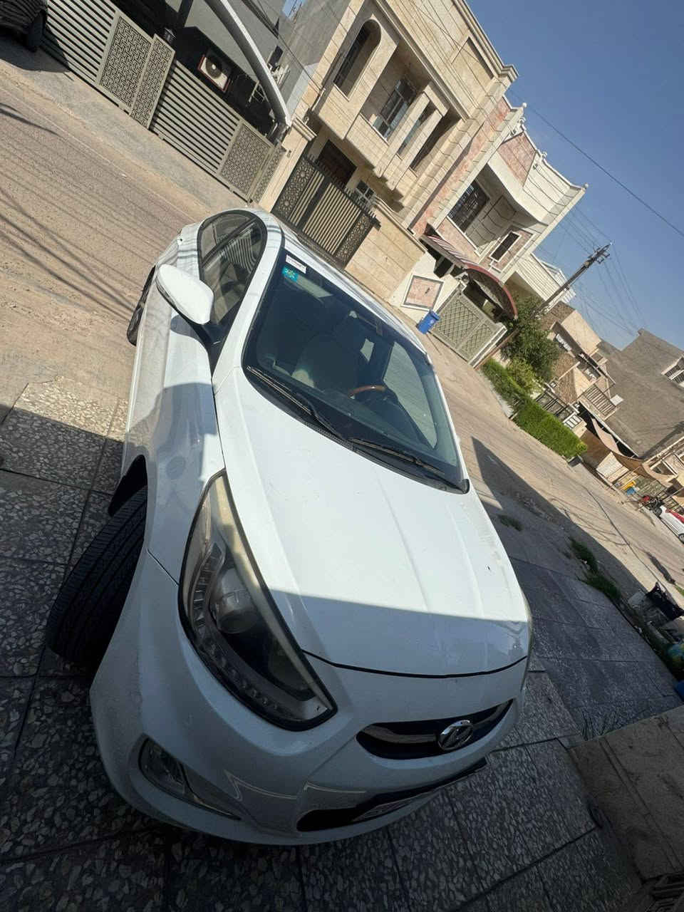 السلام عليكم اكسنت موديل ١٦خليجي محرك ١٦٠٠رقم بغداد تحويل مباشر سياره فتحه تحكمات بيها صبغ جاملغ خلفي جهة الصدر وجاملغ الخلفي الخ داير بس صبغ بدون أي دواخل ماشيه ٧٠سياره مناقصها برغي من كير محرك تبريد ثلج سياره ترايها جديد سعرها ١٠٢وبيها مجال مكاني بغداد عامريه *********** أبو أحمد
