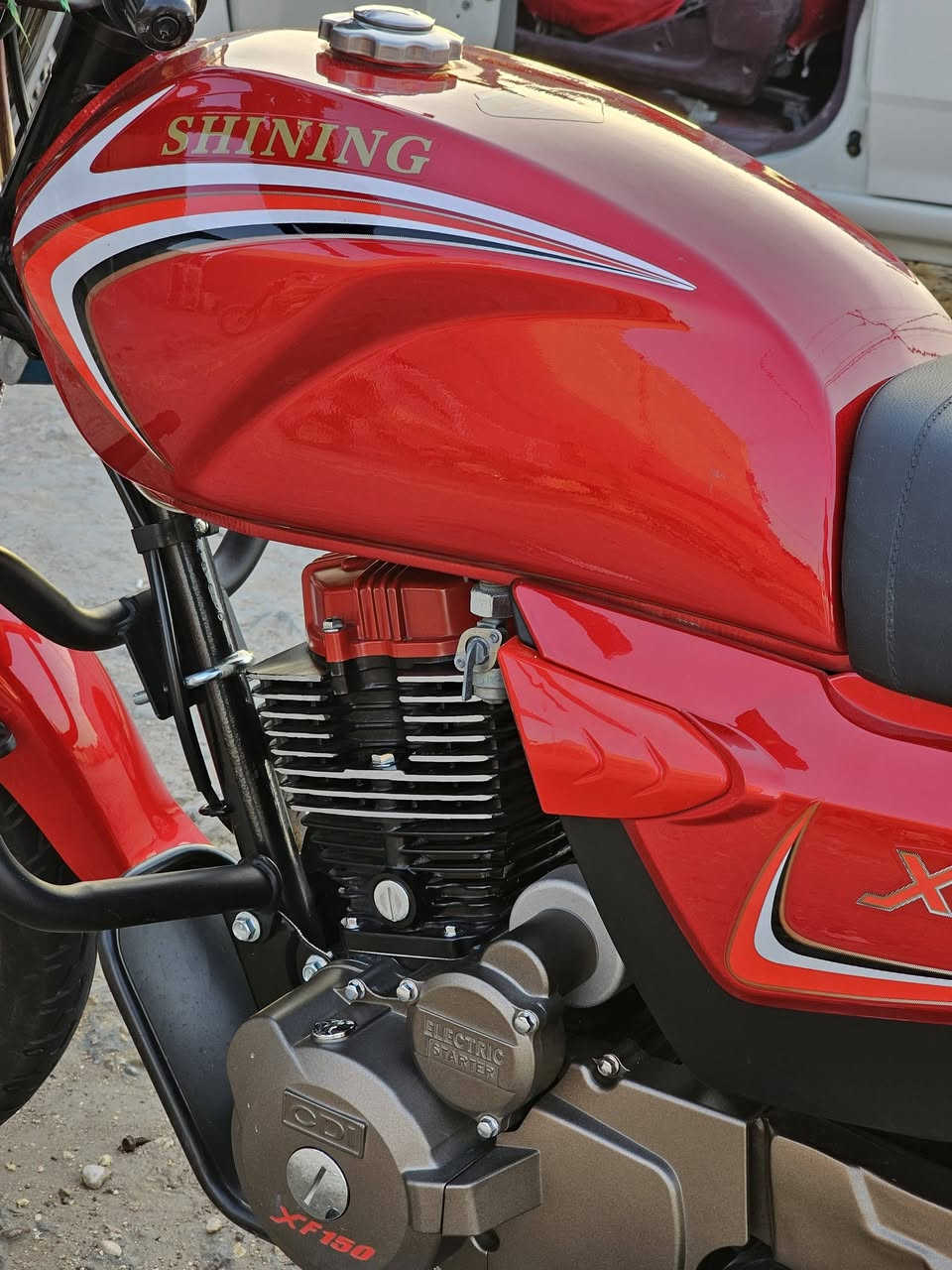 دراجه شاينك مرقم ديوانيه بأسمي تحويل شوكت ما يعجبك بعدها جديده مكفوله من كلشي دهن امزويل ابدل و كلش نظيفه استعمال خاص مو دلفري ماشيه 3 الاف بس 
للبيع ب 1900 او مراوس بدايوان جبلي او ادفنجر 300 و انطي فرق مكاني ديوانية مركز ***********
