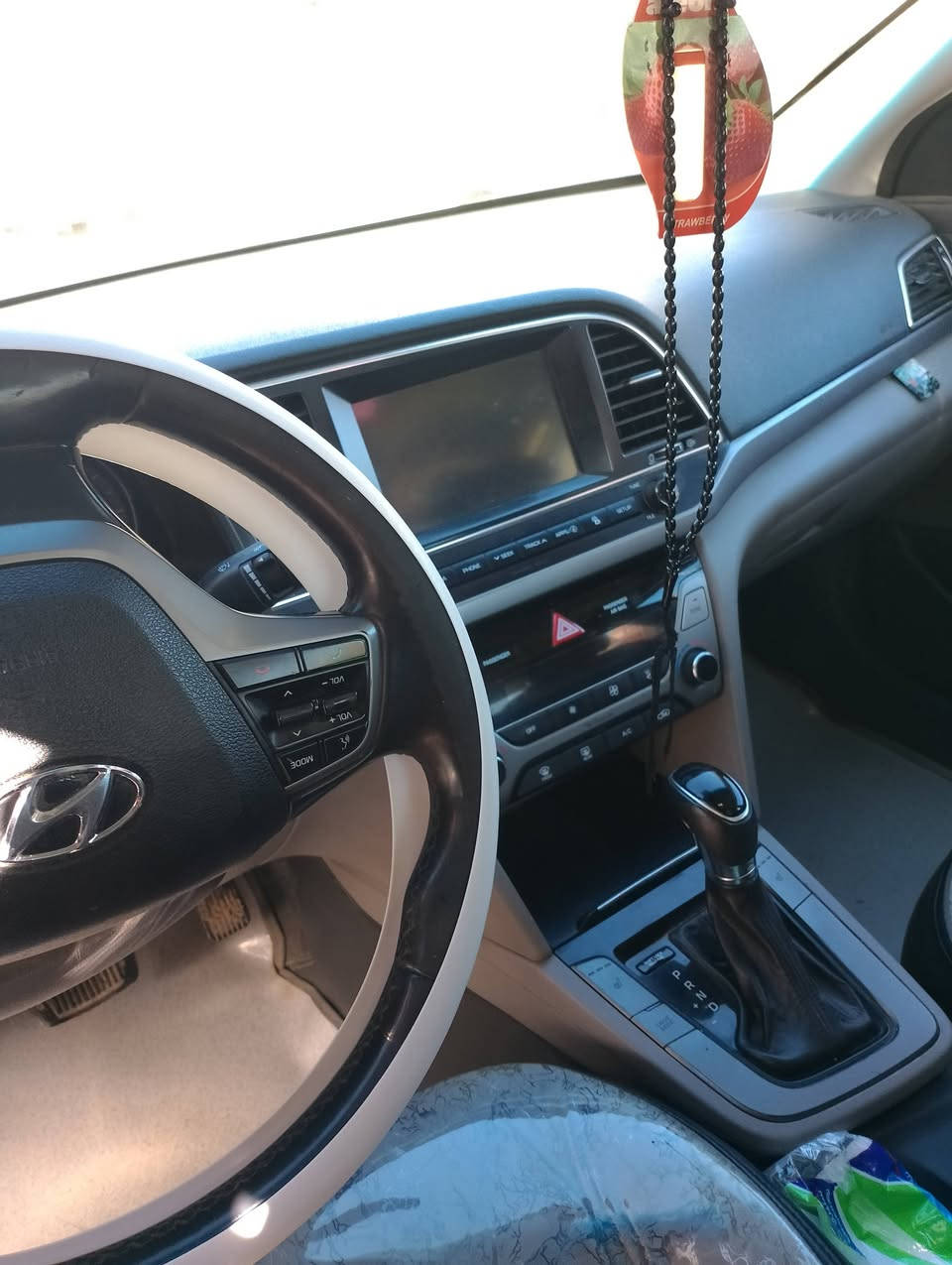 النترا 17
فووول عدا التنته
السعر 125 وبيها مجال قليل 
العنوان الموصل الايسر 
***********
