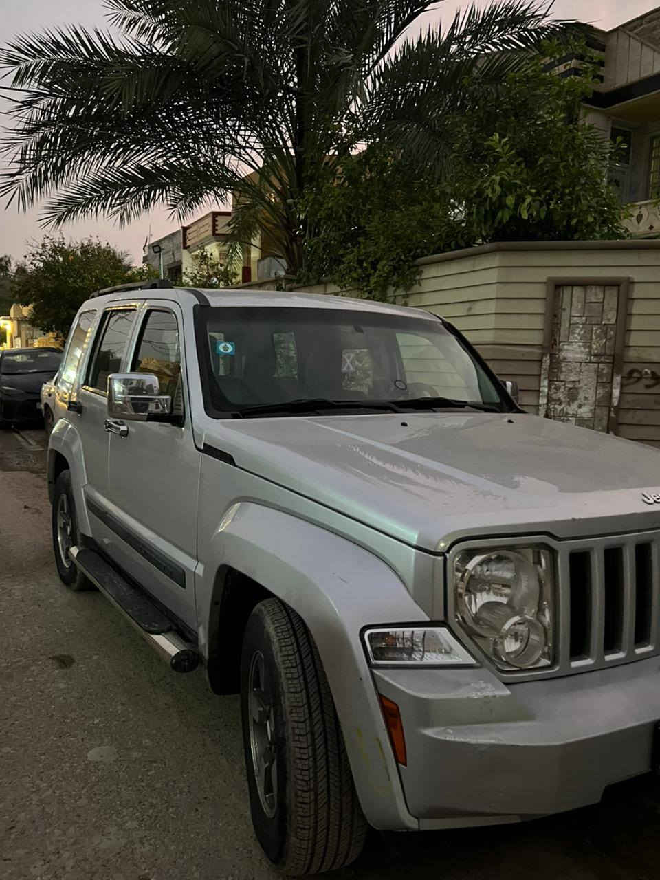 السلام عليكم من رخصة الادمن حبايب جيب ليبرتي بغداد الدولي 2008 صبغ بابين بدون دواخل عكس السائق كير مكينه كهربائيات تبريد تدفئه تخم تأير السياره جاهزه مابيها اي نقص خير من الله السعر 90 
الاتصال/***********
